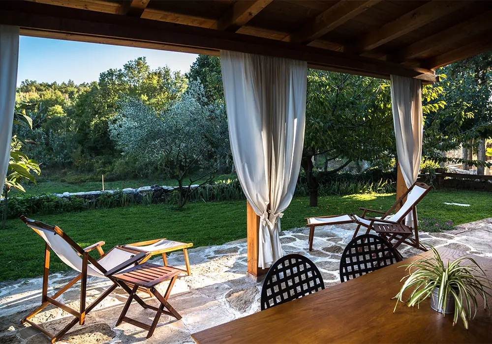 Interno casa in pietra